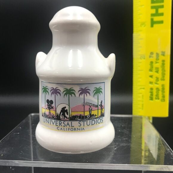 California Universal Studios Hollywood Souvenir Salt and Pepper Shakers - Picture 3 of 8